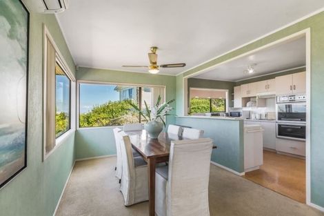 Photo of property in 2/33 Parr Terrace, Castor Bay, Auckland, 0620