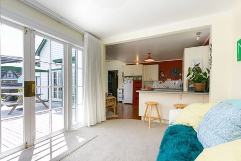 Photo of property in 24 Dunn Street, Egmont Village, 4372