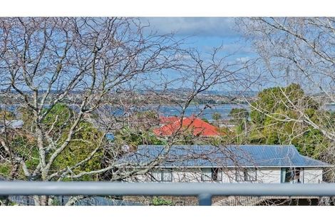 Photo of property in 19a Clairville Crescent, Wai O Taiki Bay, Auckland, 1072