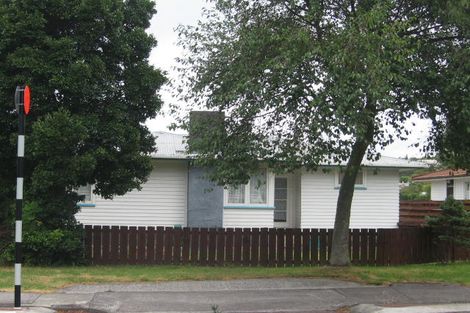 Photo of property in 2/10 Chartwell Avenue, Glenfield, Auckland, 0629