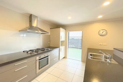 Photo of property in 12 Oakville Avenue, Flat Bush, Auckland, 2016