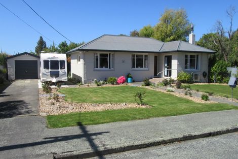 Photo of property in 14 Oxford Street, Waimate, 7924