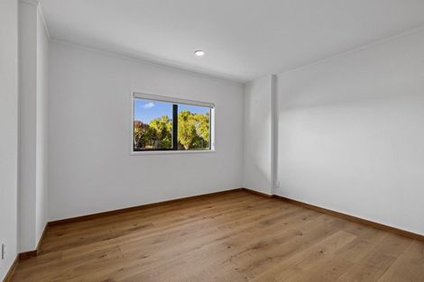 Photo of property in 13 Tarahanga Street, Northcote, Auckland, 0627