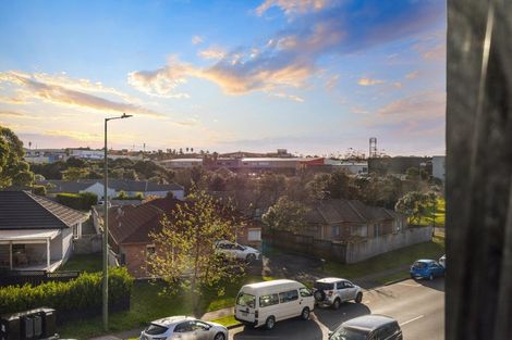 Photo of property in 33/28 Westgate Drive, Westgate, Auckland, 0614
