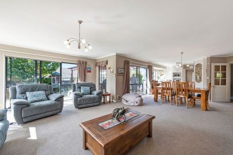 Photo of property in 17 Bayfair Drive, Mount Maunganui, 3116