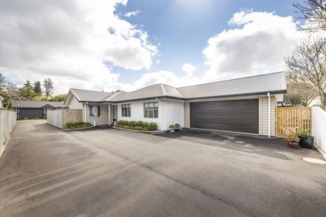 Photo of property in 4 Montgomery Terrace, Hokowhitu, Palmerston North, 4410