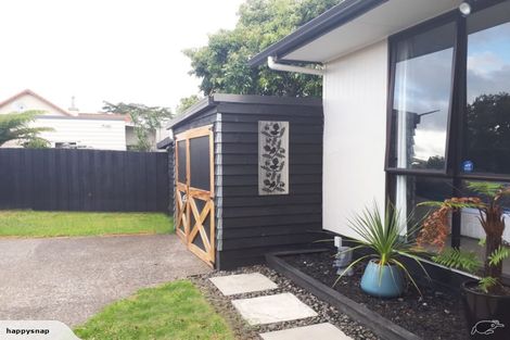 Photo of property in 1/9 Fathom Place, Te Atatu Peninsula, Auckland, 0610