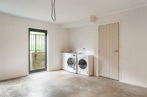 Photo of property in 9 Lowry Heights, Stokes Valley, Lower Hutt, 5019