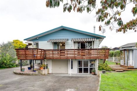 Photo of property in 2 Ashford Place, Havelock North, 4130
