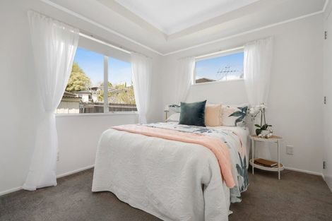 Photo of property in 2/17 Bain Place, Bucklands Beach, Auckland, 2014