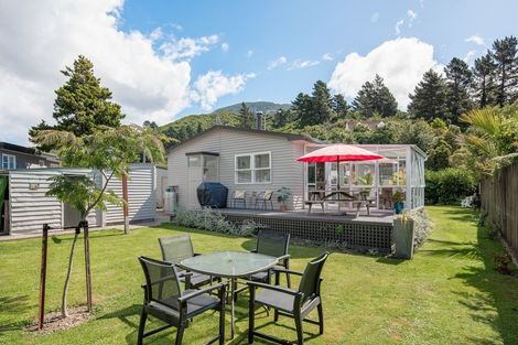 Photo of property in 48 Wairau Road, Picton, 7220