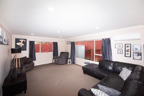 Photo of property in 50 Erlestoke Crescent, Churton Park, Wellington, 6037