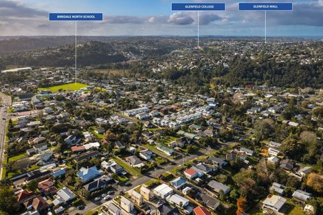 Photo of property in 2/7 Eskdale Road, Birkdale, Auckland, 0626