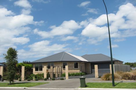 Photo of property in 9 Woodhaven Place, Parklands, Christchurch, 8083