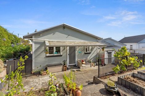 Photo of property in 1 Tawa Street, Gonville, Whanganui, 4501
