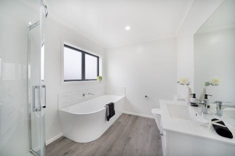 Photo of property in 142 Jamaica Drive, Grenada North, Wellington, 5028