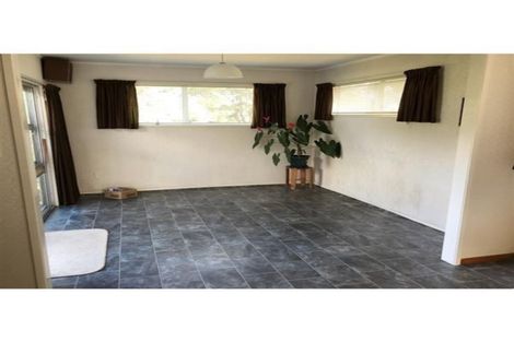 Photo of property in 92 Millbrook Road, Henderson, Auckland, 0612