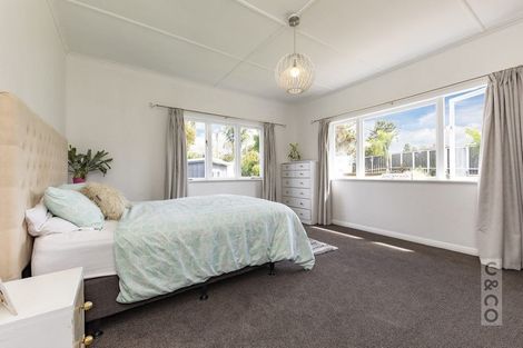 Photo of property in 18 Kent Terrace, Riverhead, 0820