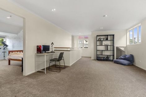 Photo of property in 16a Fenwick Avenue, Milford, Auckland, 0620