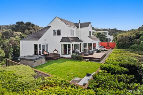 Photo of property in 32 Penryn Drive, Camborne, Porirua, 5026