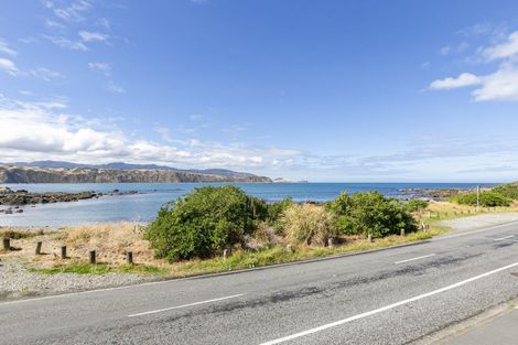 Photo of property in 106 Breaker Bay Road, Breaker Bay, Wellington, 6022