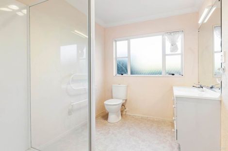 Photo of property in 8 Belleaire Court, West Harbour, Auckland, 0618