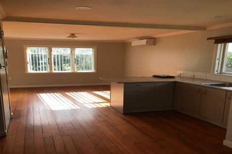 Photo of property in 39 Paritutu Road, Spotswood, New Plymouth, 4310