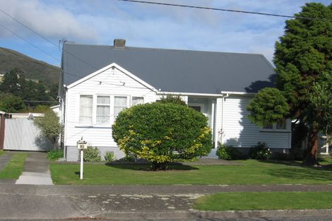 Photo of property in 16 Rumgay Street, Fairfield, Lower Hutt, 5011