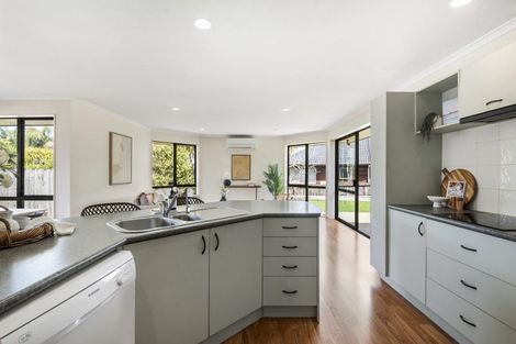 Photo of property in 29 Hugh Green Drive, Pinehill, Auckland, 0632