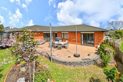 Photo of property in 17 Castlehill Court, Wattle Downs, Auckland, 2103