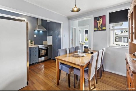 Photo of property in 15 Amberley Avenue, Te Atatu South, Auckland, 0610