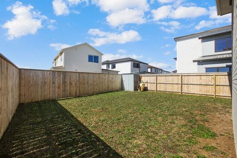 Photo of property in 9 Whata Street, Clarks Beach, 2122
