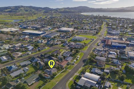 Photo of property in 28 Cook Drive, Whitianga, 3510