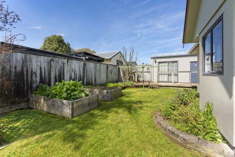 Photo of property in 22 Granville Street, Silverstream, Upper Hutt, 5019