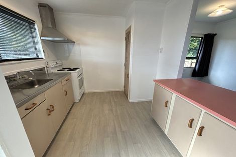 Photo of property in 1/2 Hueglow Rise, West Harbour, Auckland, 0618