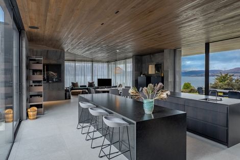 Photo of property in 32 Vista Terrace, Wye Creek, Queenstown, 9371