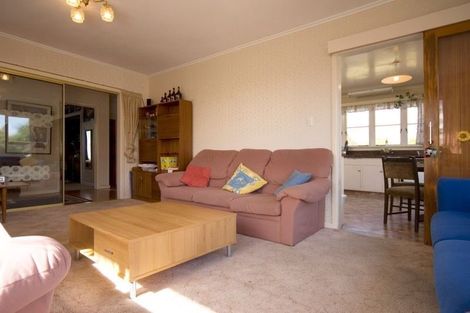 Photo of property in 278 Glenfield Road, Glenfield, Auckland, 0629