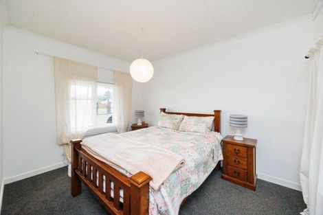 Photo of property in 27 Punga Street, Tangimoana, 4822