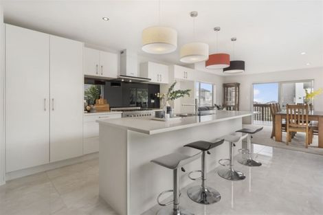 Photo of property in 23 Ravello Rise, Flat Bush, Auckland, 2019