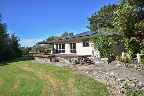 Photo of property in Ravenscliffe, 176 Woodside Road, Woodside, Outram, 9073