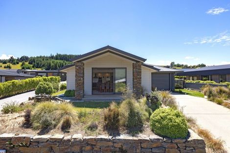 Photo of property in 16 Makomako Road, Wanaka, 9305