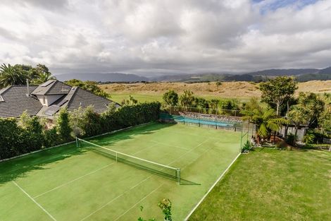 Photo of property in 32 Golf Road, Paraparaumu Beach, Paraparaumu, 5032