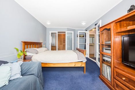 Photo of property in 22c Kahu Road, Paremata, Porirua, 5024