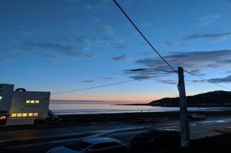 Photo of property in 4/102 Lyall Parade, Lyall Bay, Wellington, 6022