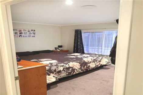 Photo of property in 3 Bernina Place, Weymouth, Auckland, 2103