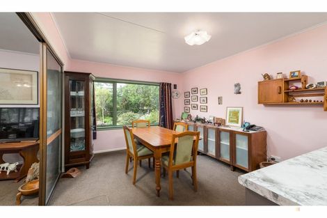 Photo of property in 92 Timaru Road, Waimate, 7924