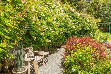 Photo of property in 39 Blue Mountains Road, Silverstream, Upper Hutt, 5019