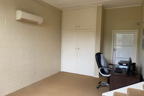 Photo of property in 15 Goddard Grove, Churton Park, Wellington, 6037