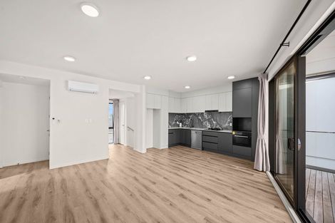 Photo of property in 8 Sunnybrae Road, Hillcrest, Auckland, 0627