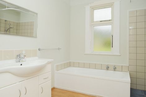 Photo of property in 53 Forfar Street, Clyde Hill, Dunedin, 9011